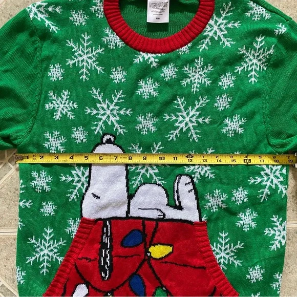 PEANUTS Snoopy House Christmas Unisex Pullover Sweater w/ Pockets Size M NEW - Picture 5 of 6